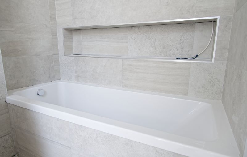 Minimalist Modern Tub